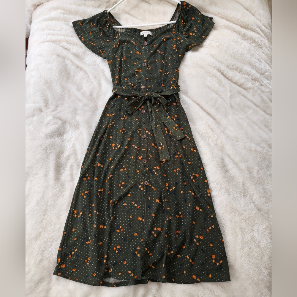 Green Midi Dress With Floral Design